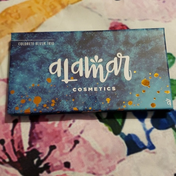 **NEW**Alamar Cosmetics Colorete Blush Trio - Picture 3 of 3